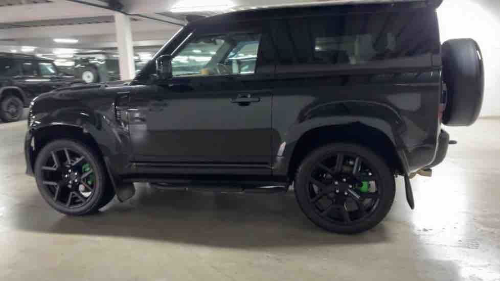 More views of Land Rover Defender 90