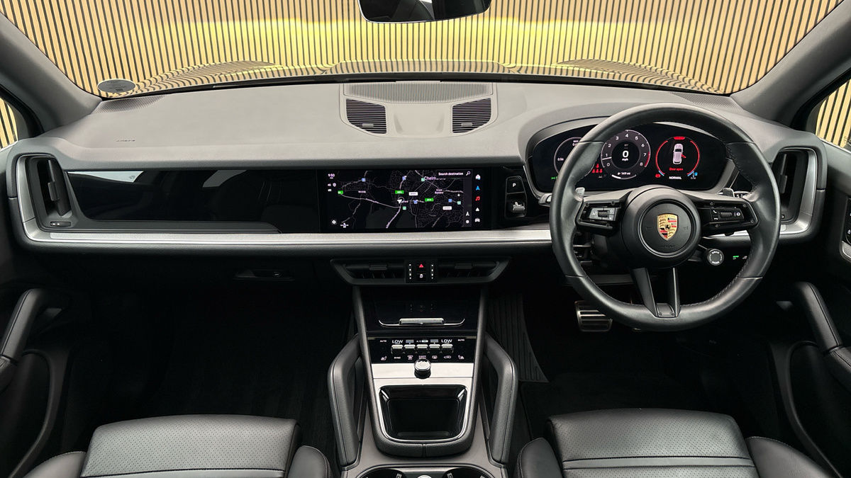Porsche Cayenne Image 12
