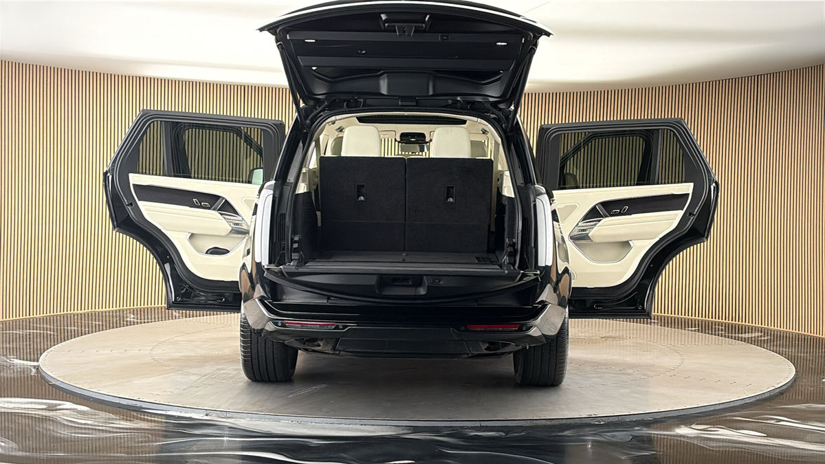 More views of Land Rover Range Rover