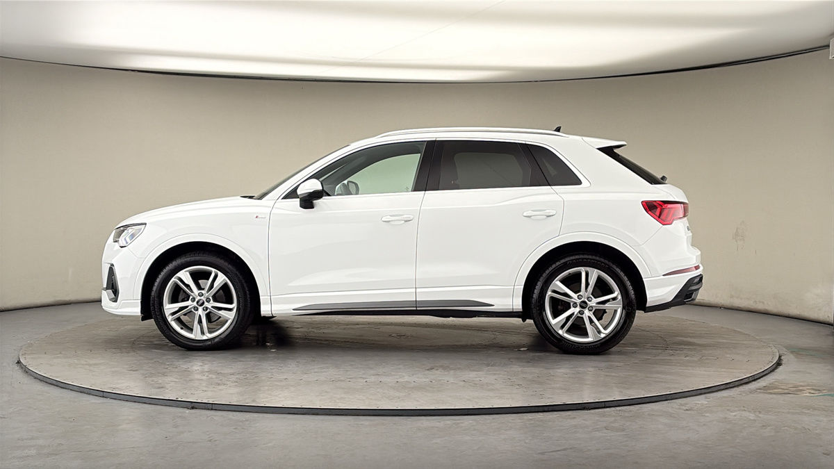More views of Audi Q3
