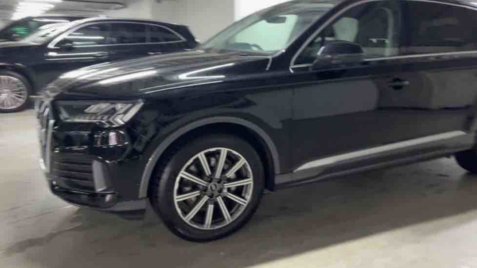 More views of Audi Q7