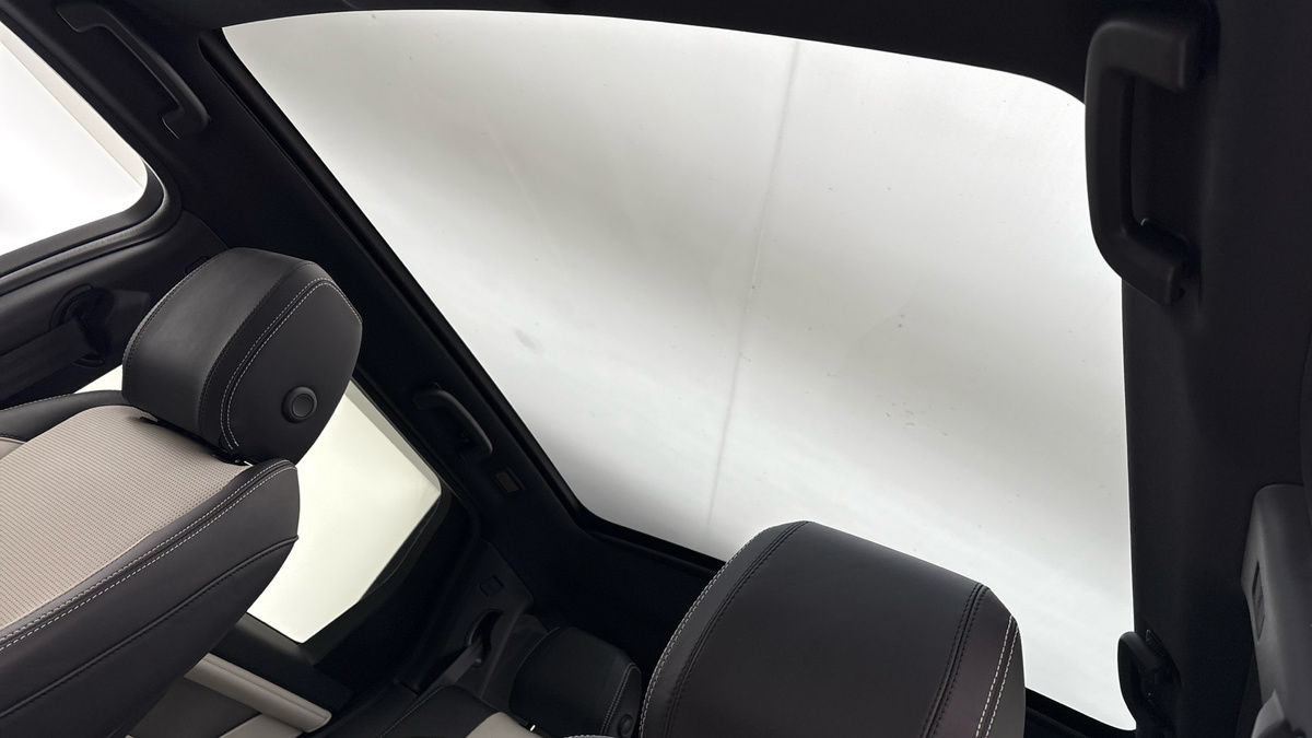 Land Rover Discovery Sport Image 6