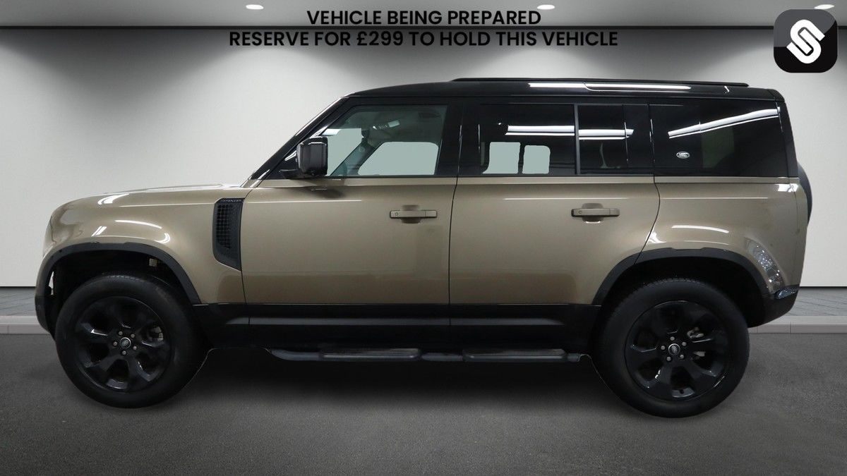 Land Rover Defender 110 Image 6