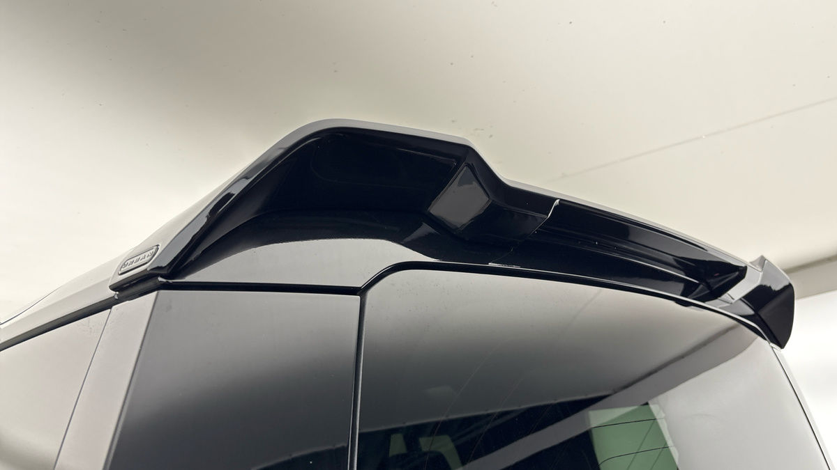 Land Rover Defender 110 Urban Image 29