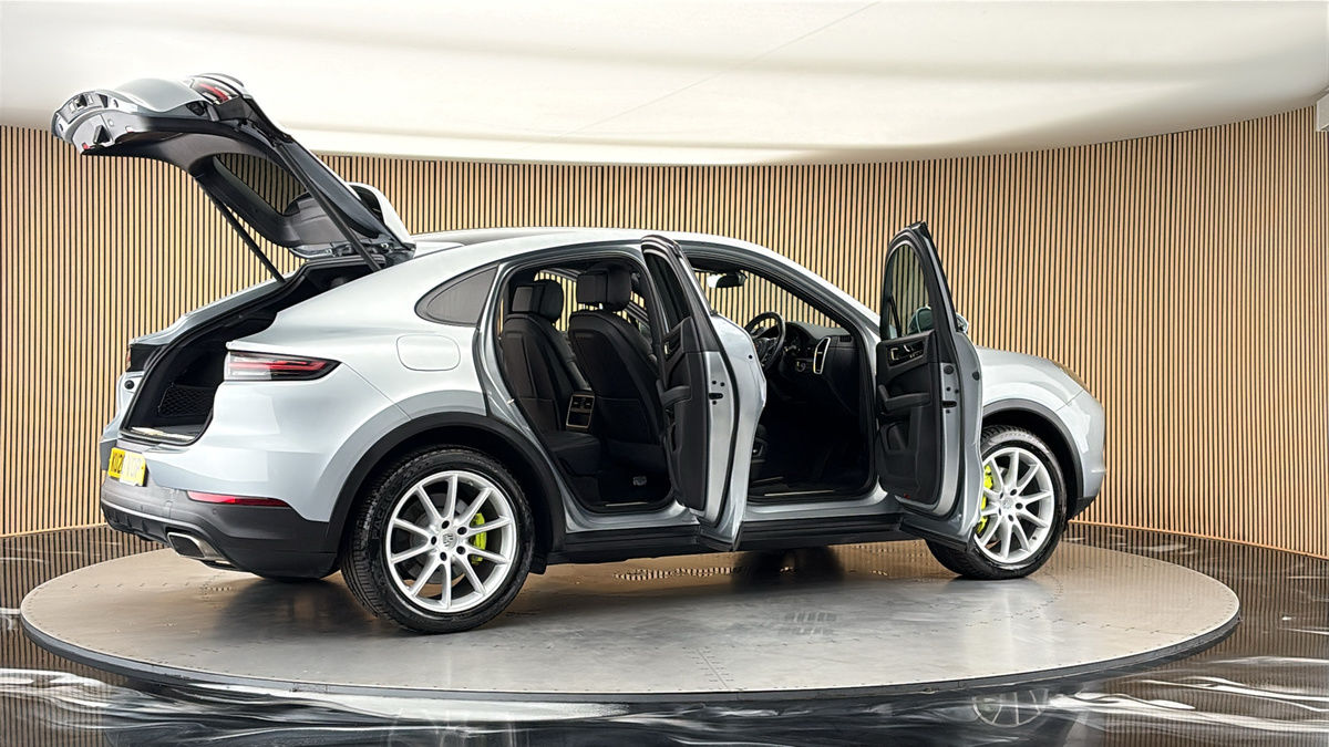 More views of Porsche Cayenne