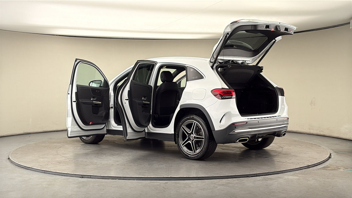 More views of Mercedes-Benz GLA
