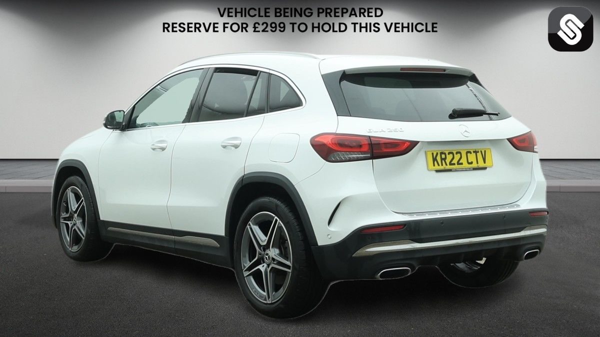 Mercedes-Benz GLA Image 3