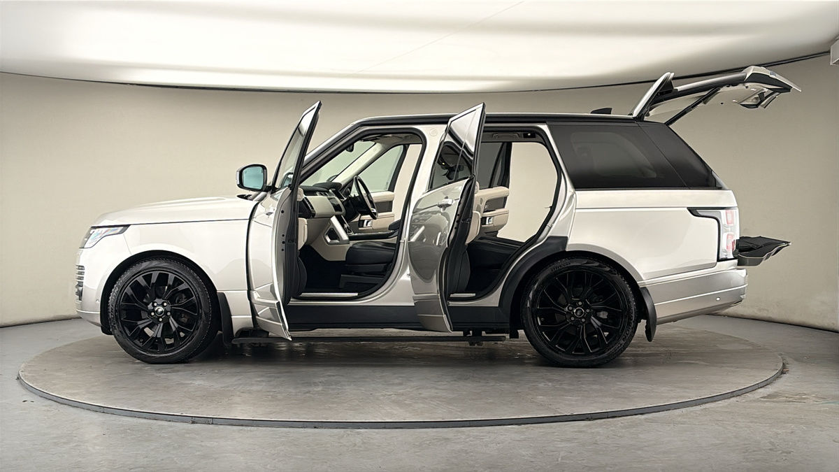 More views of Land Rover Range Rover