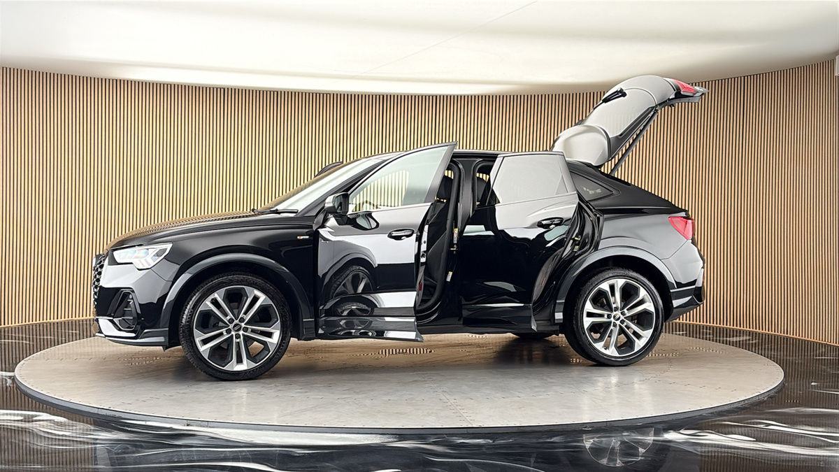 More views of Audi Q3