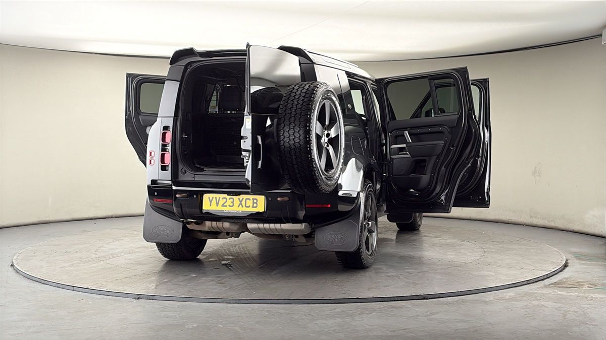More views of Land Rover Defender 110
