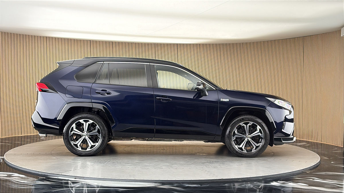 Toyota RAV4 Image 16