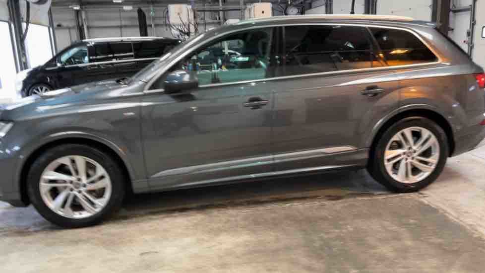 More views of Audi Q7