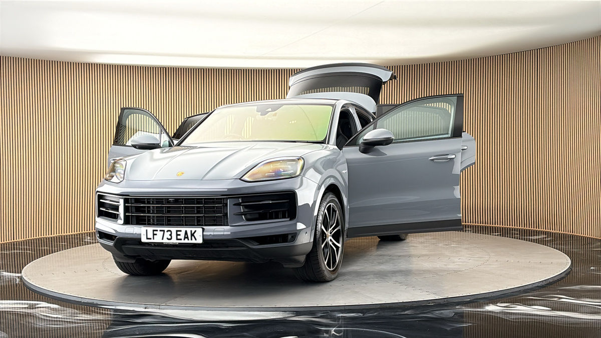 More views of Porsche Cayenne