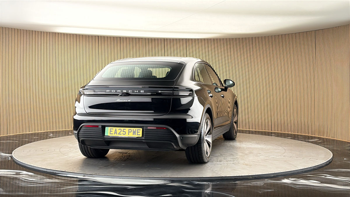 More views of Porsche Macan