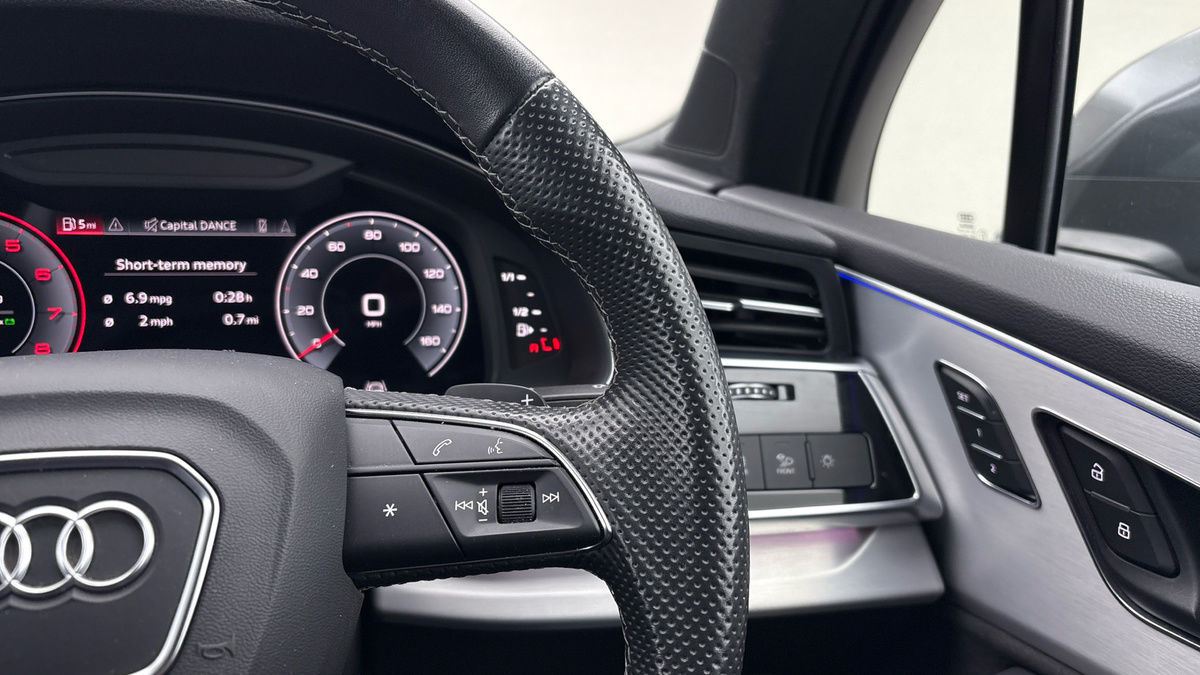 Audi Q7 Image 14