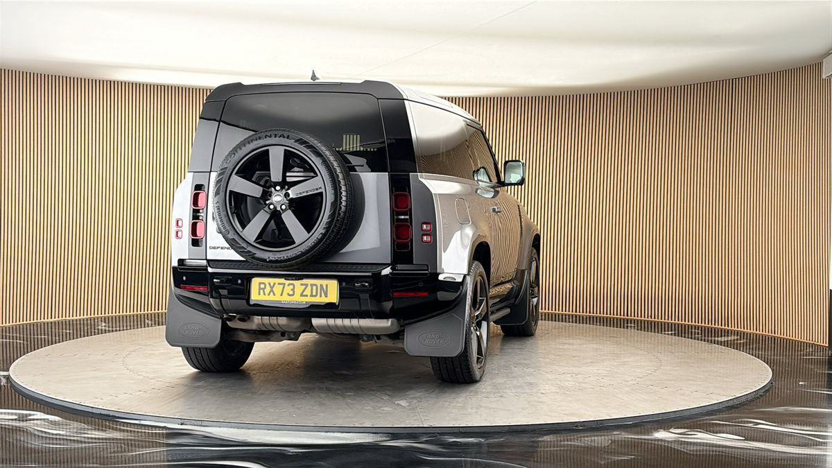 More views of Land Rover Defender 90