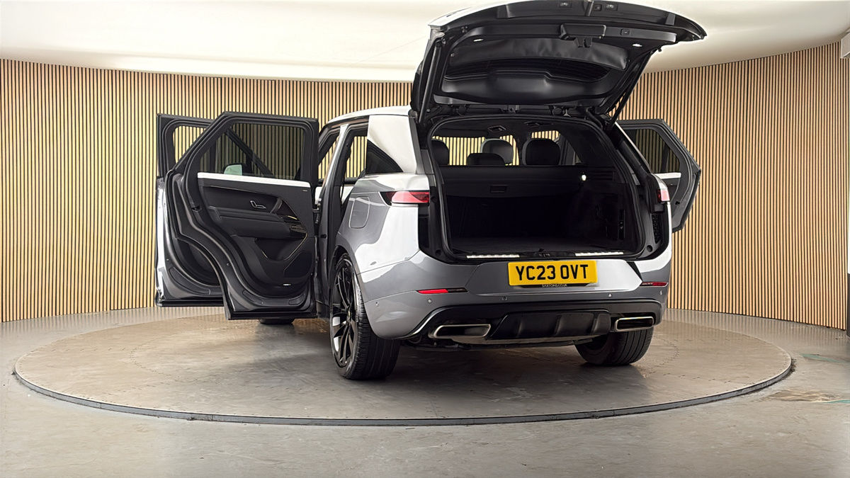 More views of Land Rover Range Rover Sport