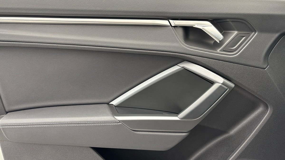 Audi Q3 Image 19