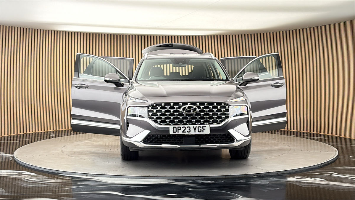 More views of Hyundai Santa Fe