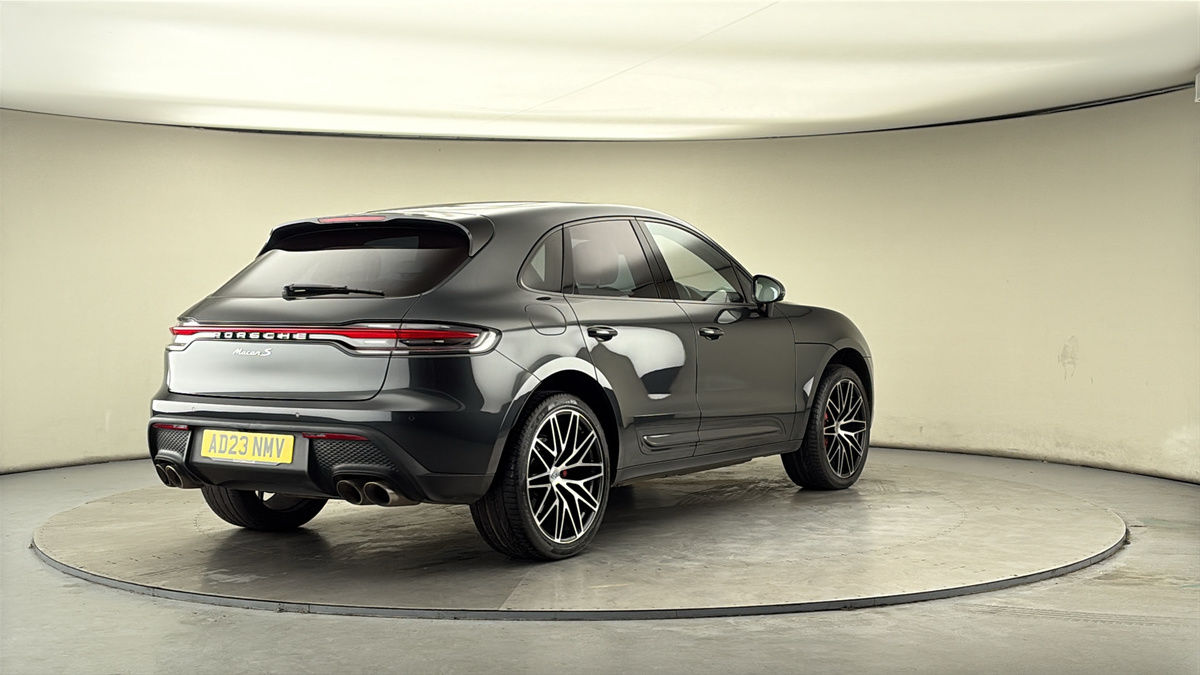 More views of Porsche Macan