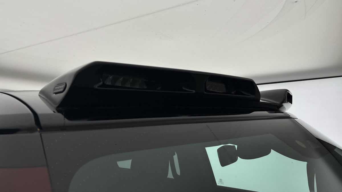 Land Rover Defender 130 Urban Image 26