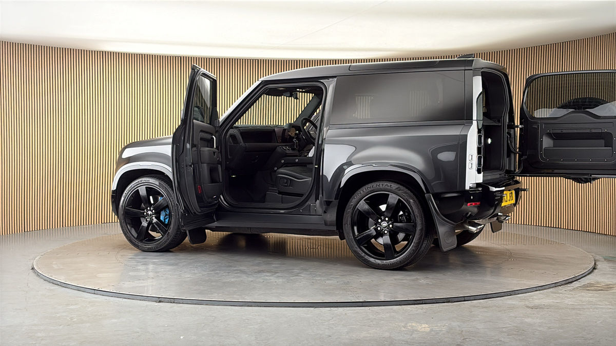 More views of Land Rover Defender 90