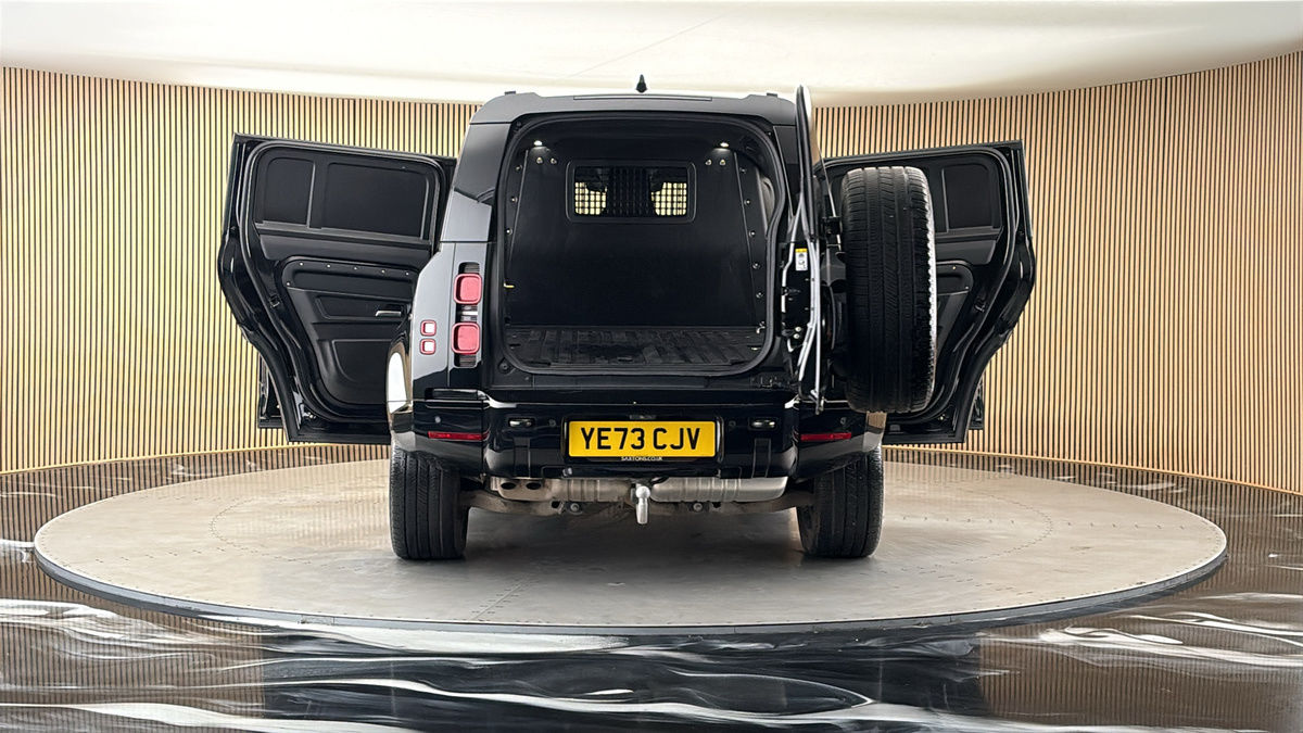 More views of Land Rover Defender 110