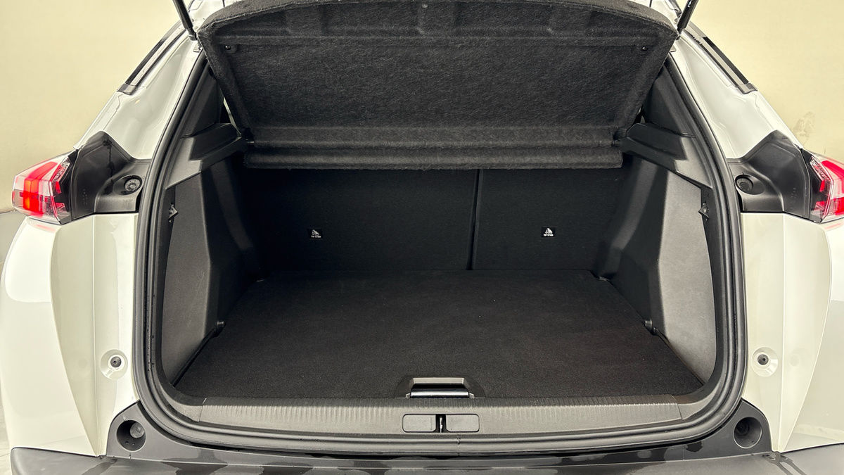 Peugeot E-2008 Image 11