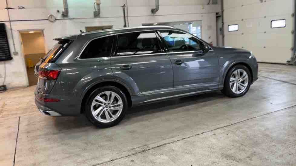 More views of Audi Q7
