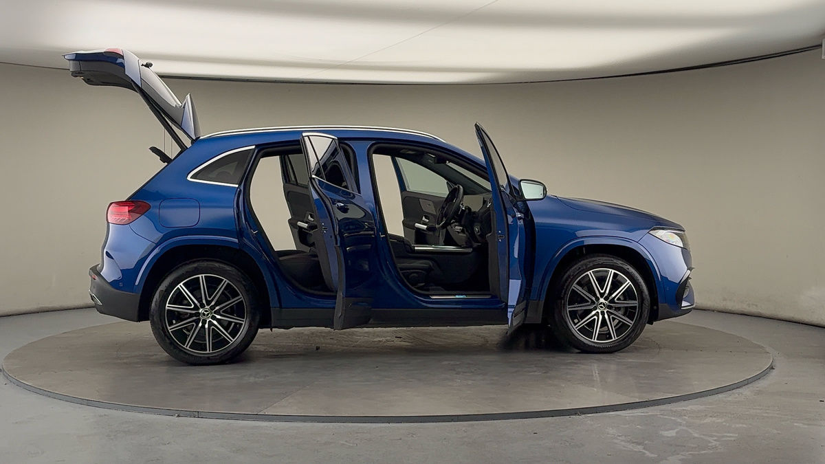 More views of Mercedes-Benz EQA