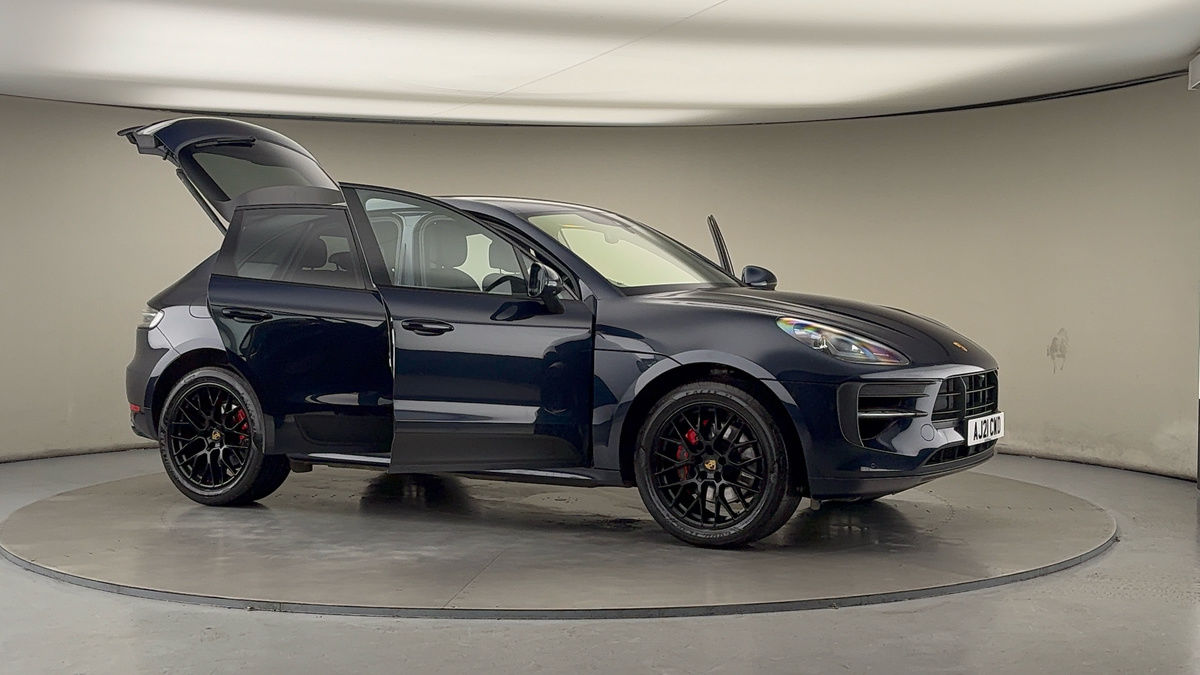 More views of Porsche Macan