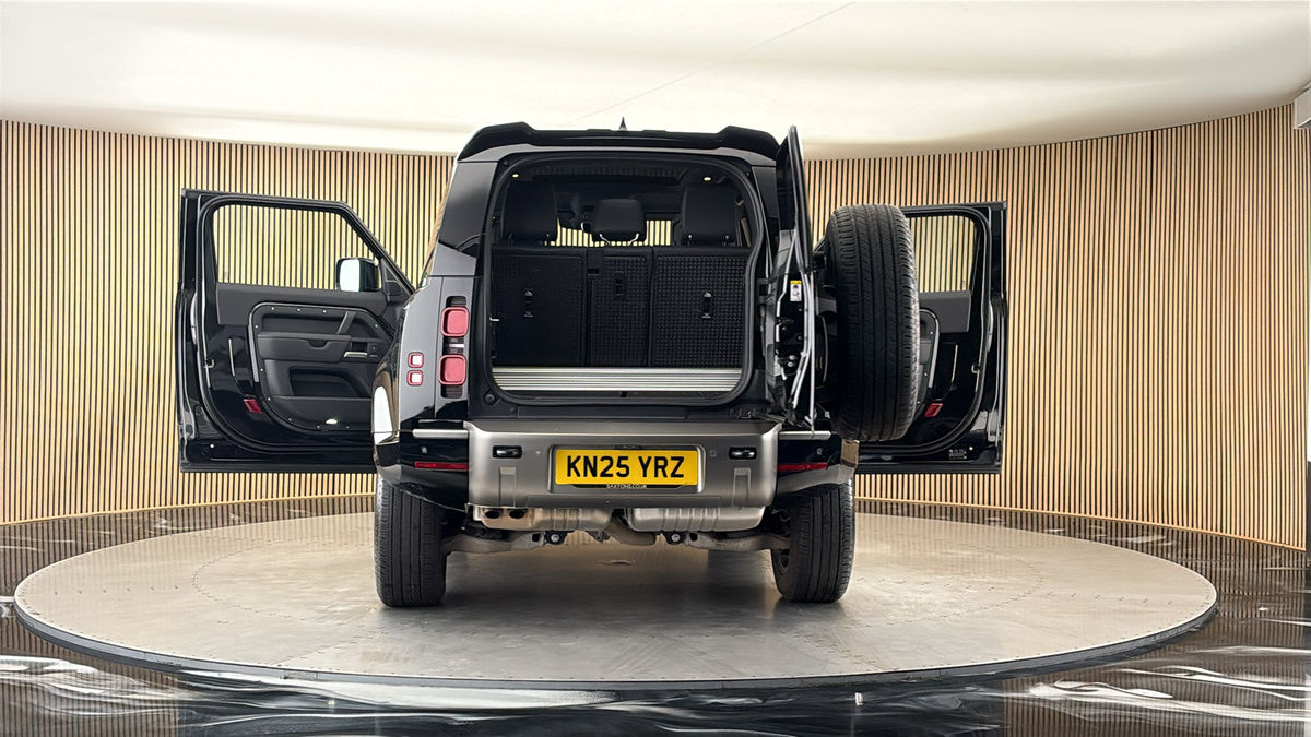 More views of Land Rover Defender 90
