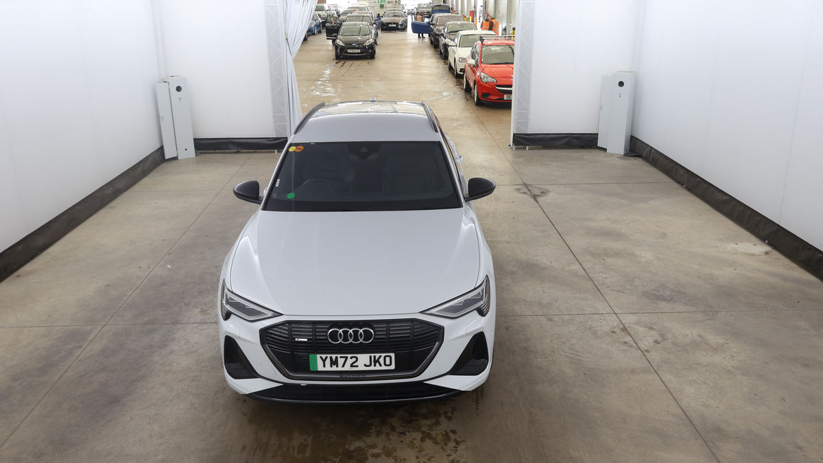 Audi e-tron Image 8