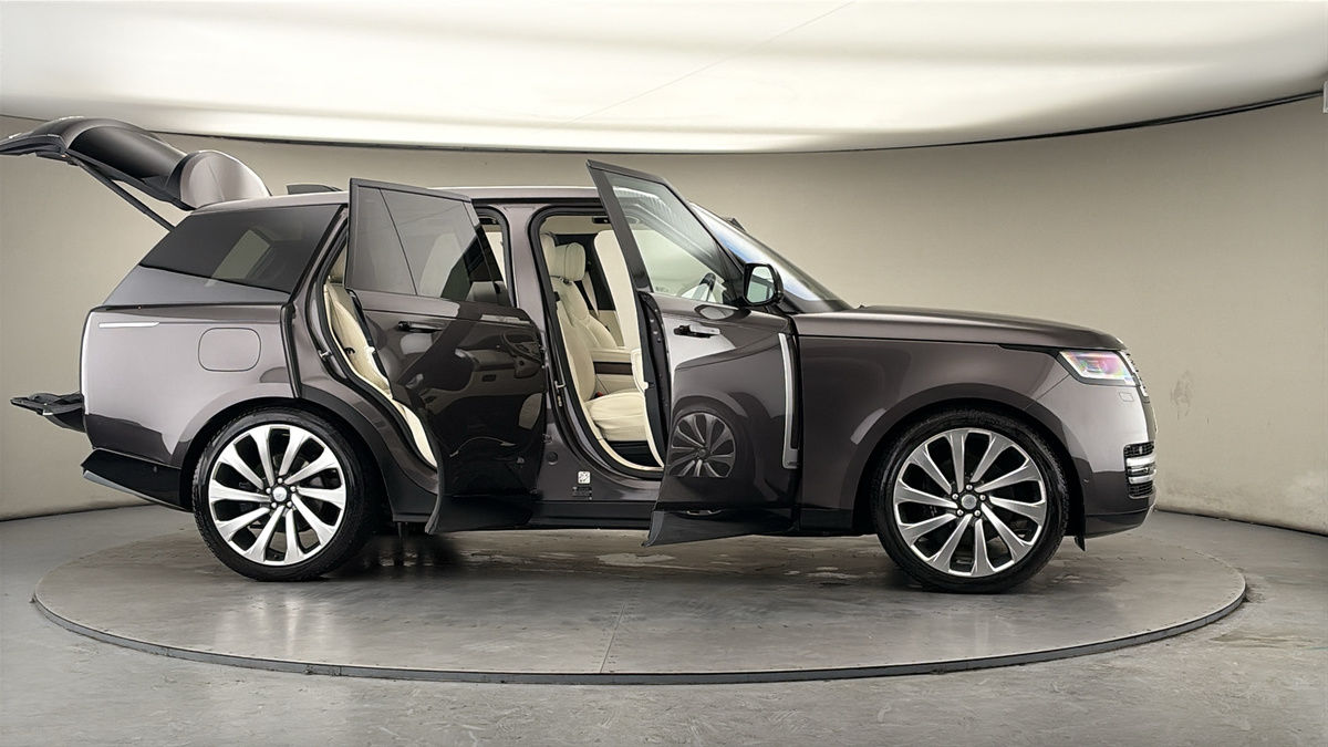 More views of Land Rover Range Rover