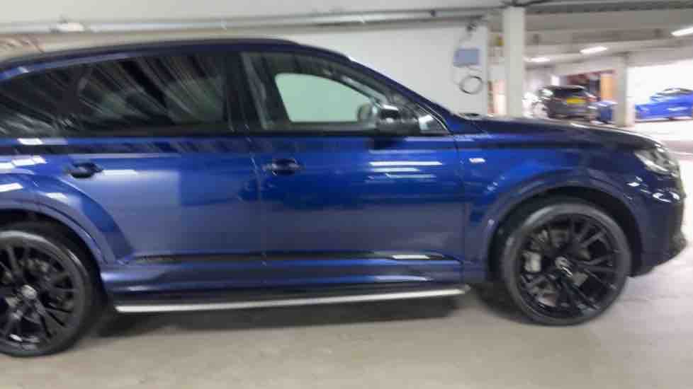 More views of Audi Q7