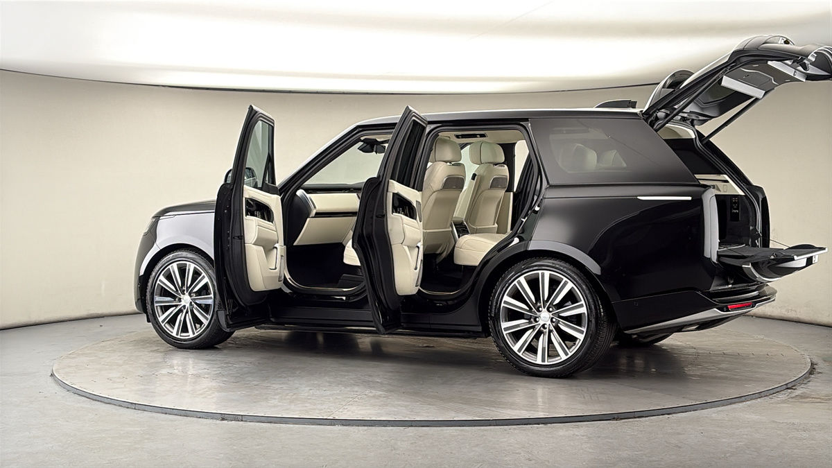 More views of Land Rover Range Rover