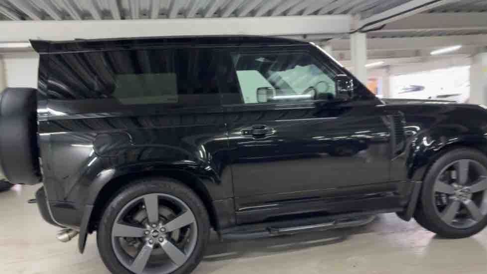 More views of Land Rover Defender 90