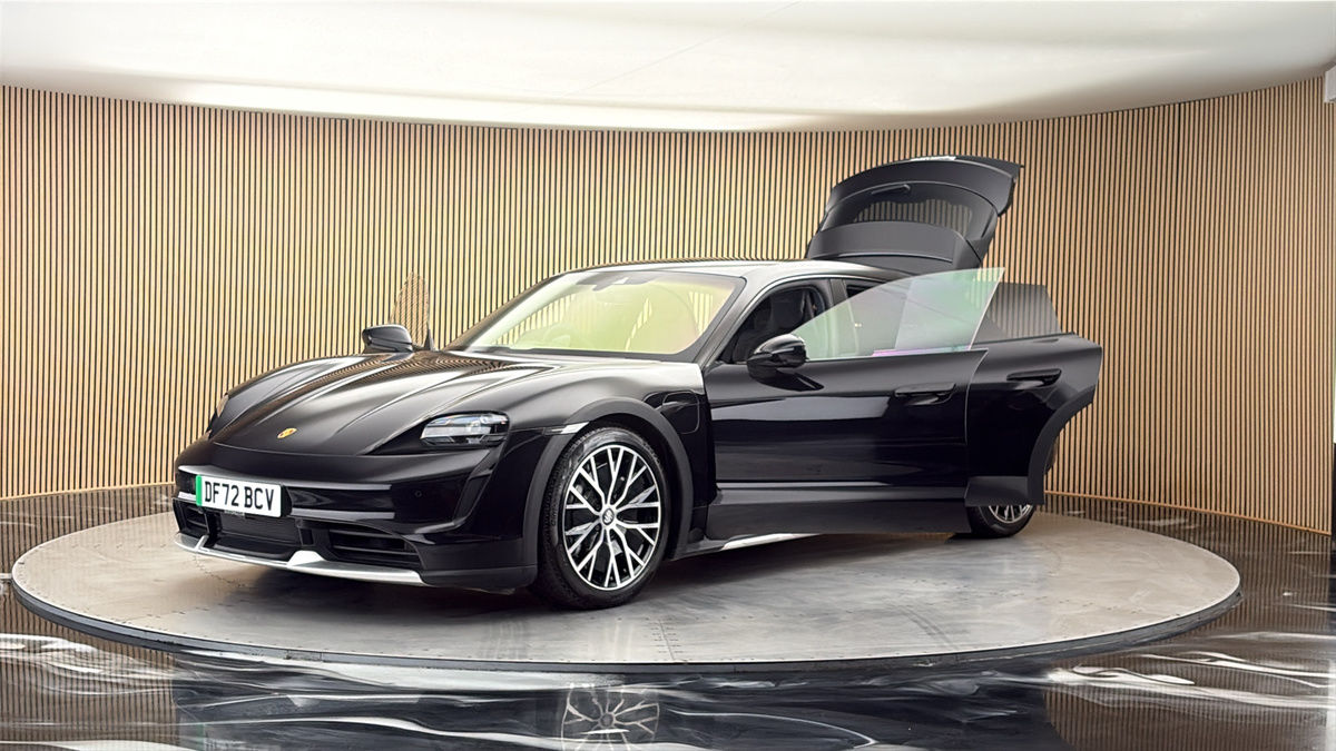 Porsche Taycan Image 22