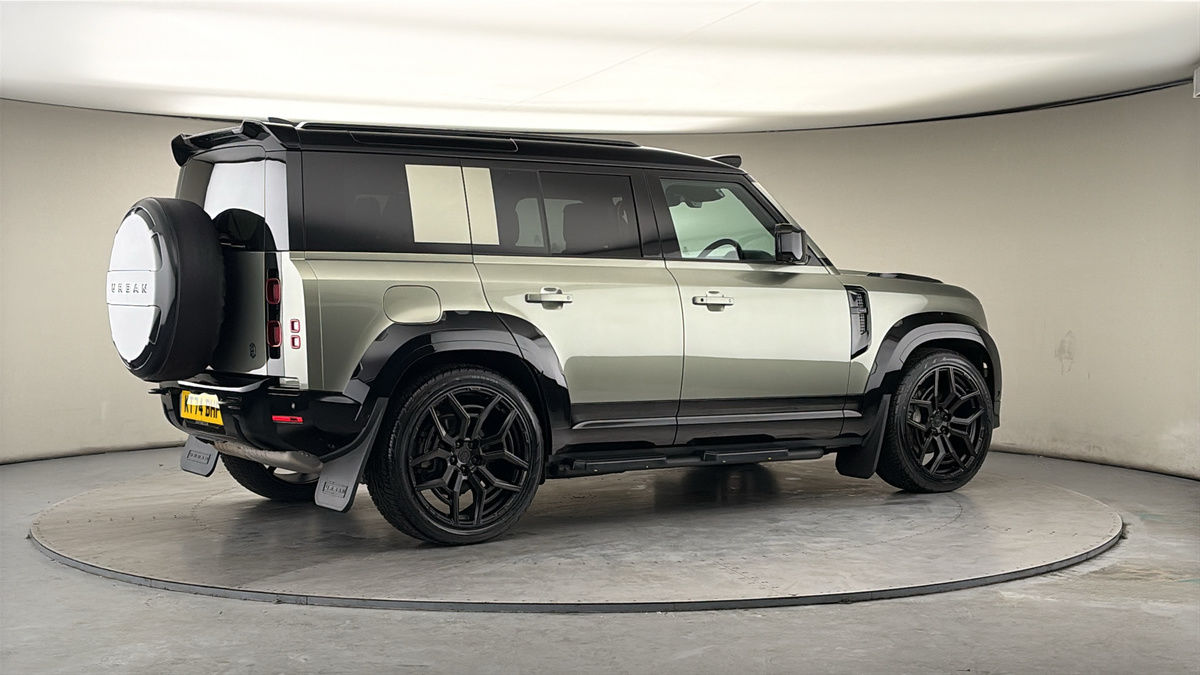 More views of Land Rover Defender 110