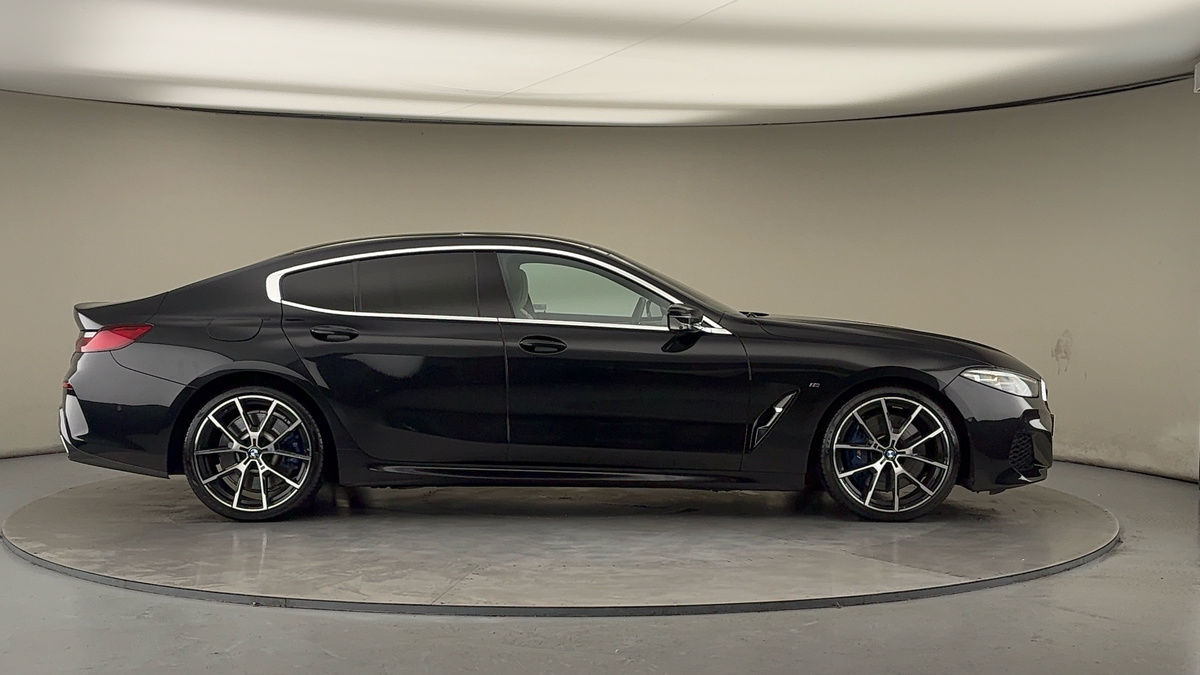 BMW 8 Series Image 16