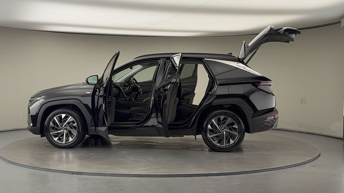 More views of Hyundai TUCSONix35