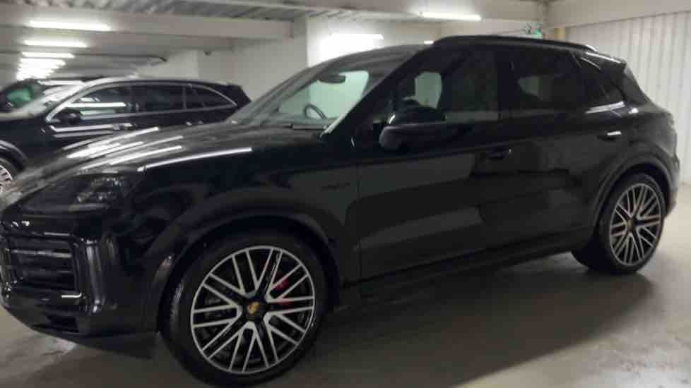 More views of Porsche Cayenne
