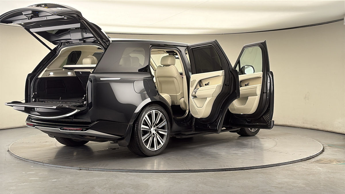 More views of Land Rover Range Rover