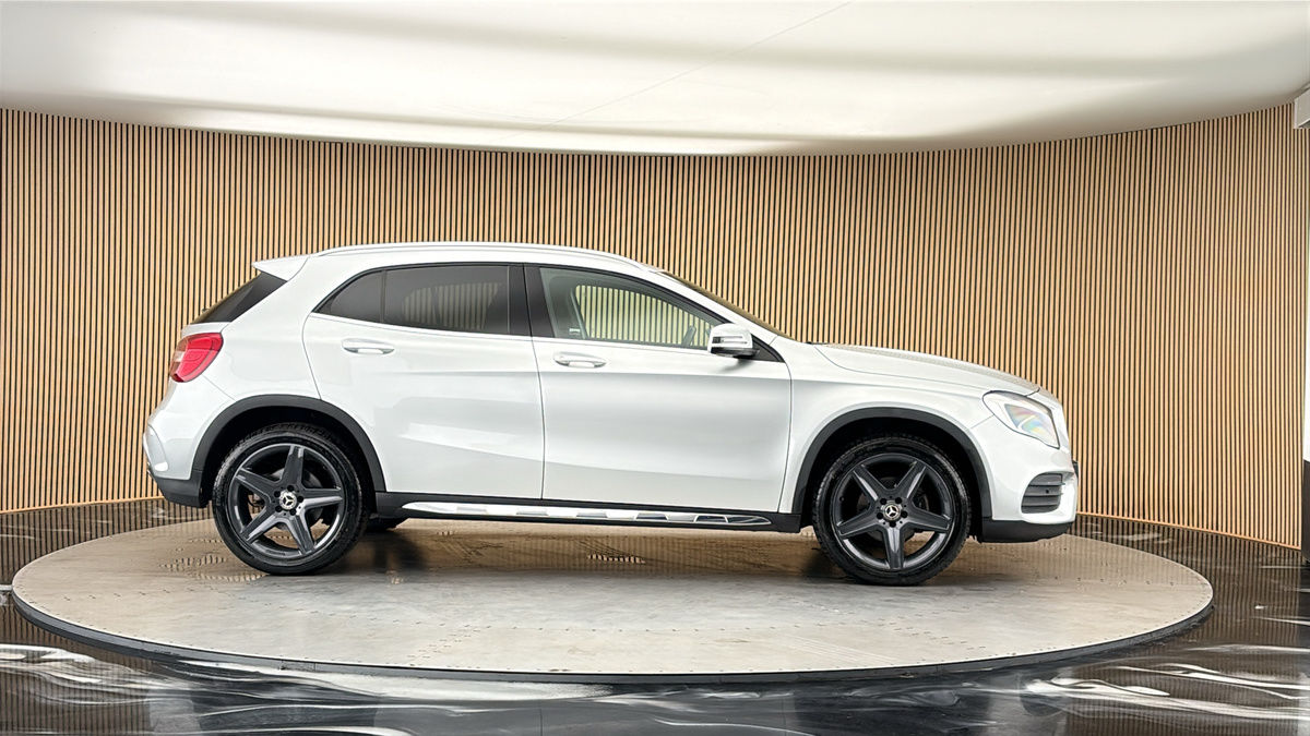 More views of Mercedes-Benz GLA