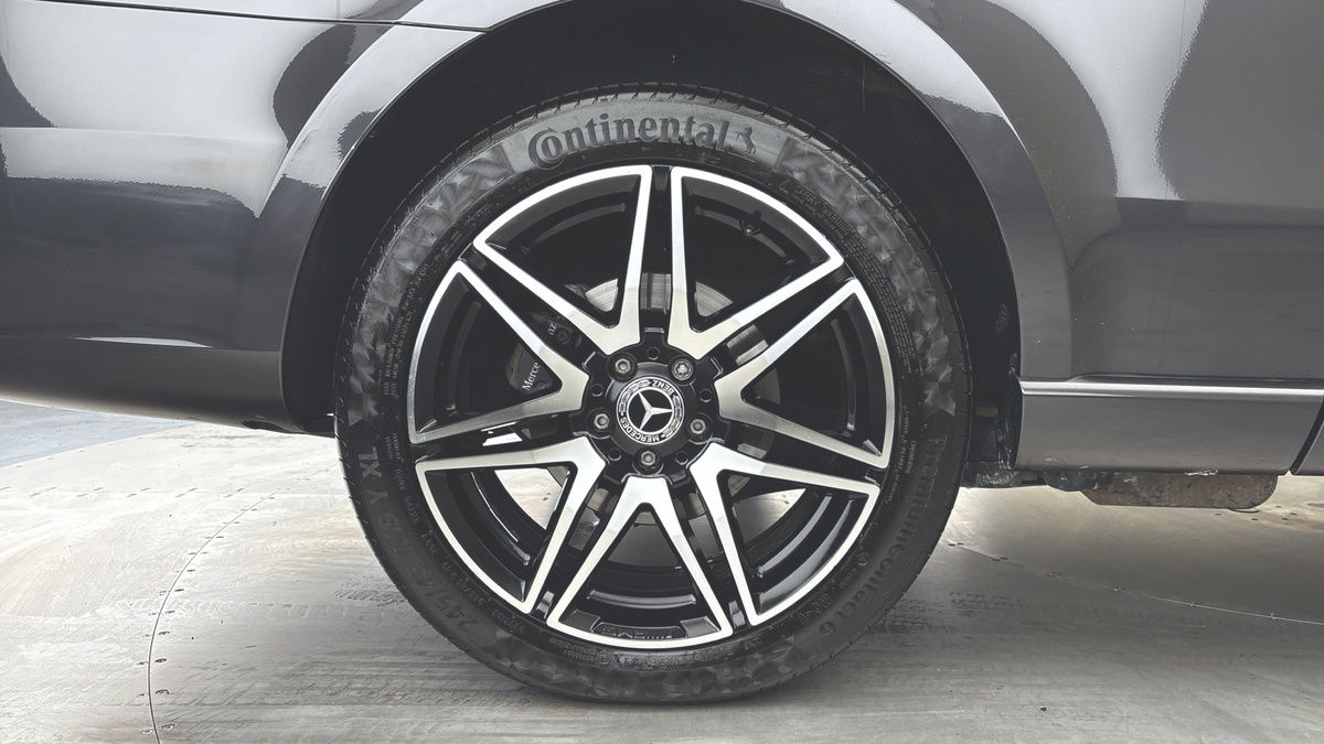 Mercedes-Benz V Class Image 10