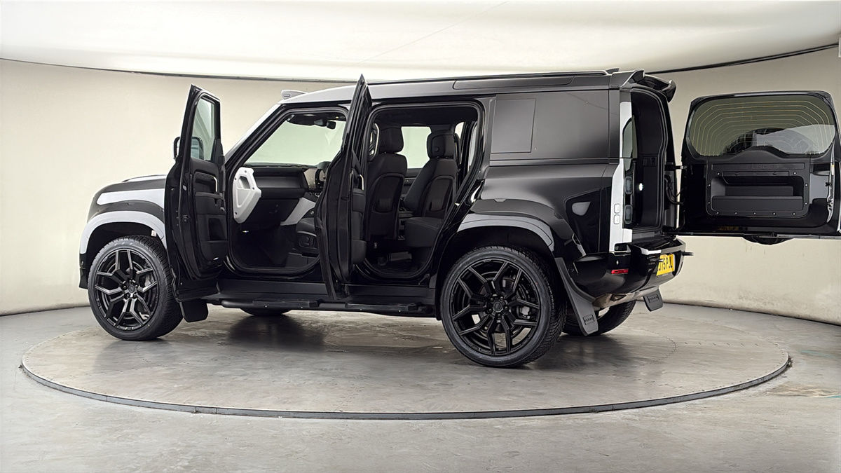 More views of Land Rover Defender 110