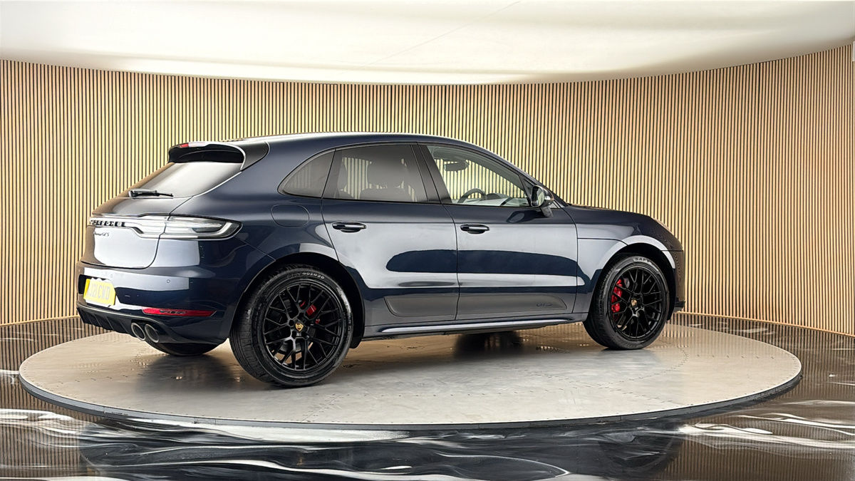 More views of Porsche Macan
