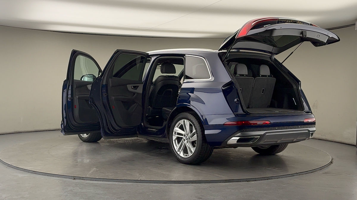 More views of Audi Q7