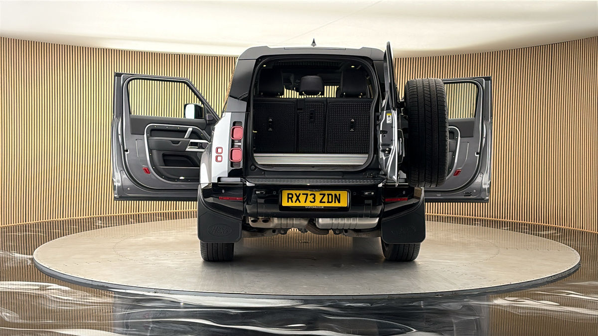 More views of Land Rover Defender 90