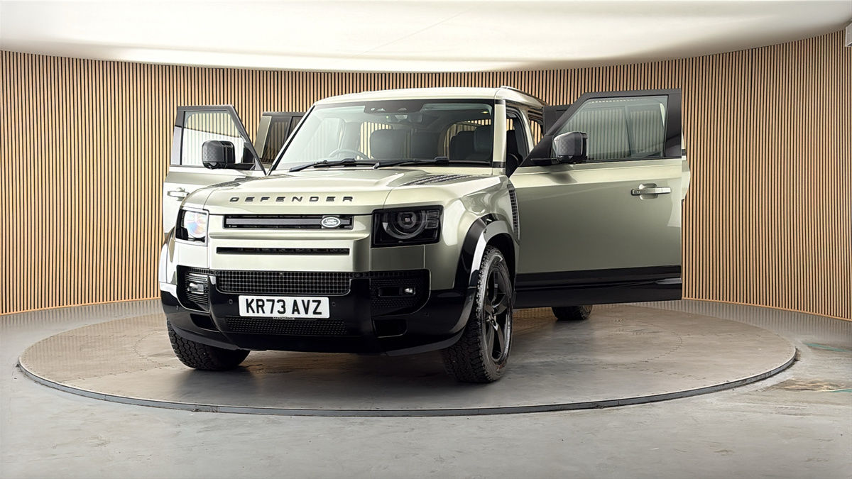 More views of Land Rover Defender 110